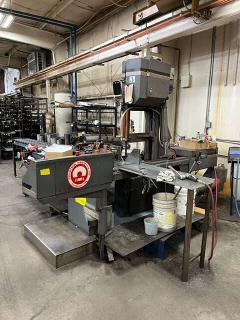 18" X 22" HEM V100LA-4 Automatic Vertical Band Saw