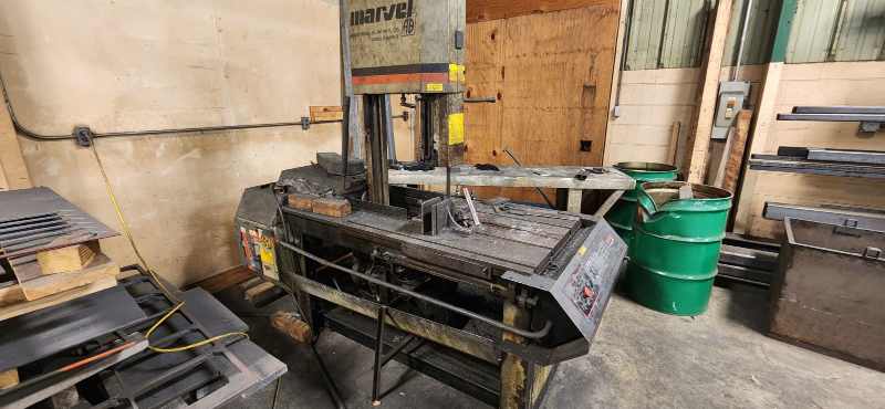 18" x 22" Marvel 8-Mark-II Vertical Band Saw