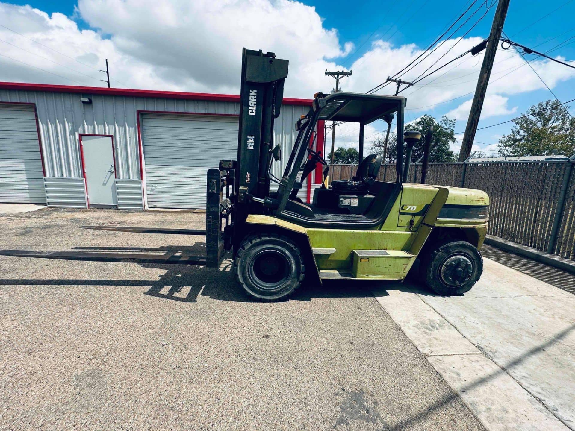 CLARK C70 FORKLIFT
