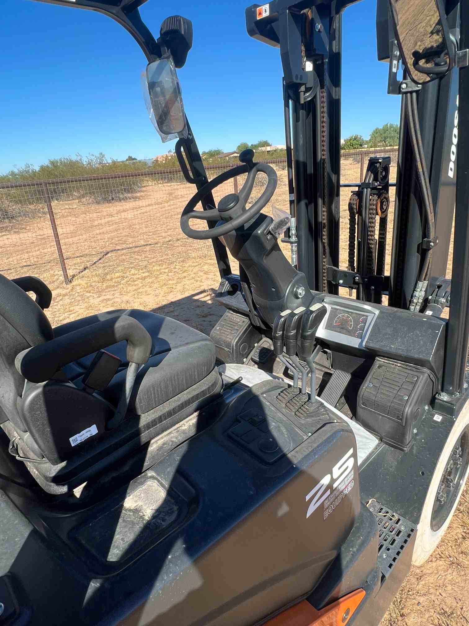 5,000 Lbs Doosan G25E-7 Forklift