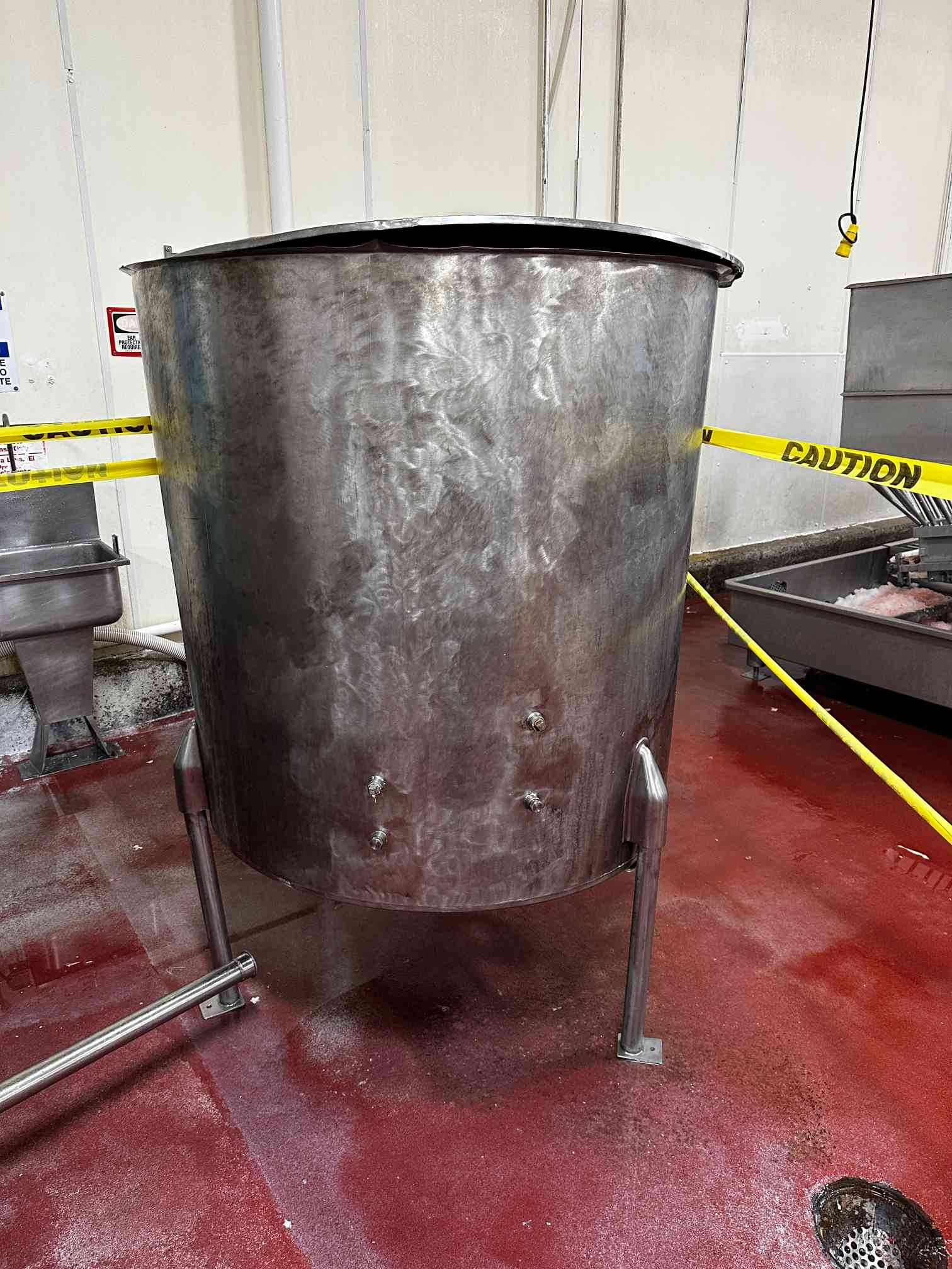 700 Gallon Stainless Steel Tank