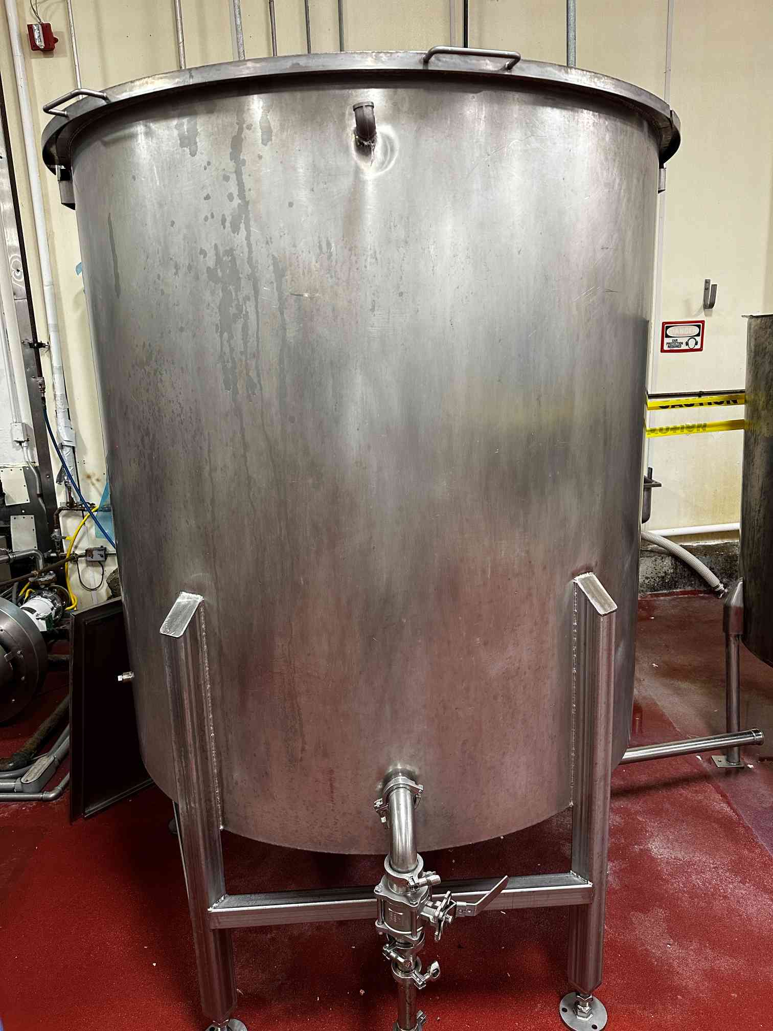 700 Gallon Stainless Steel Tank