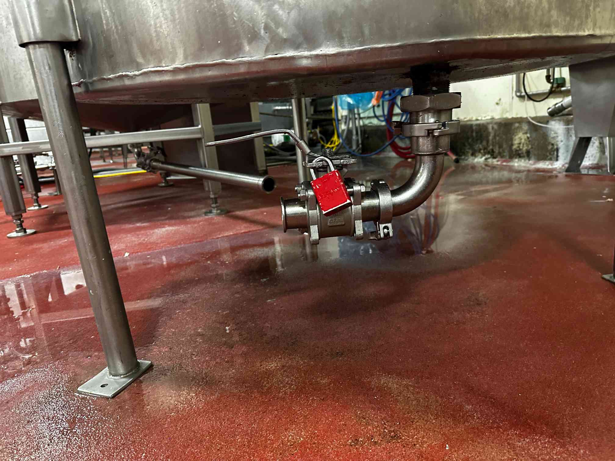 700 Gallon Stainless Steel Tank