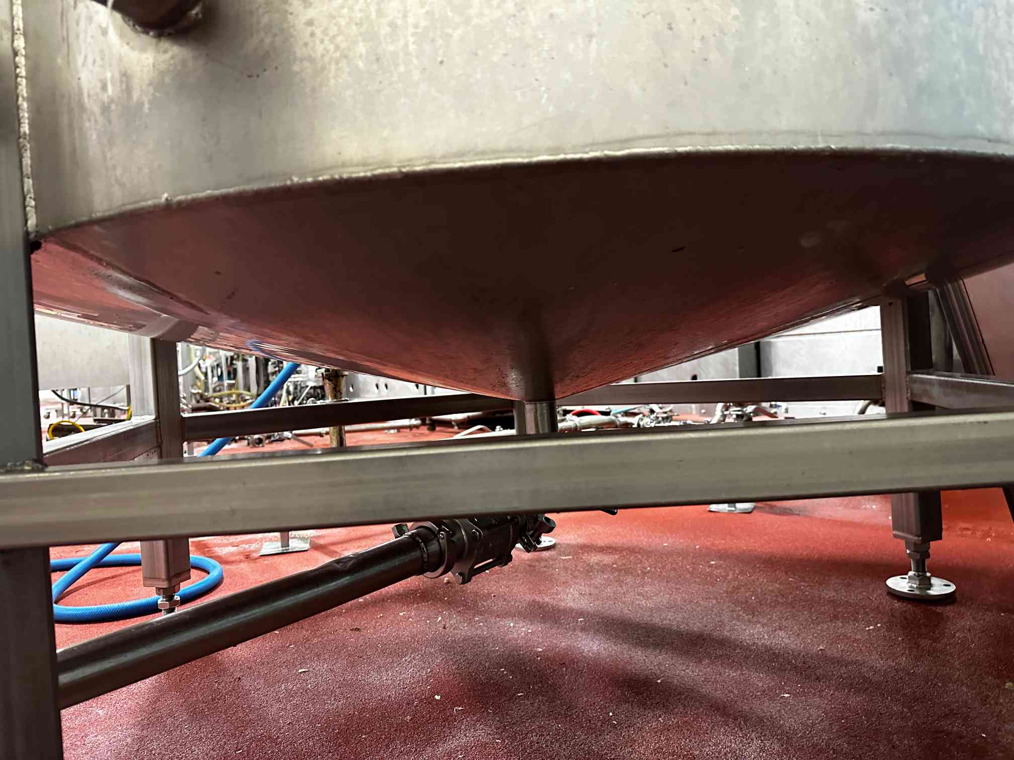 700 Gallon Stainless Steel Tank