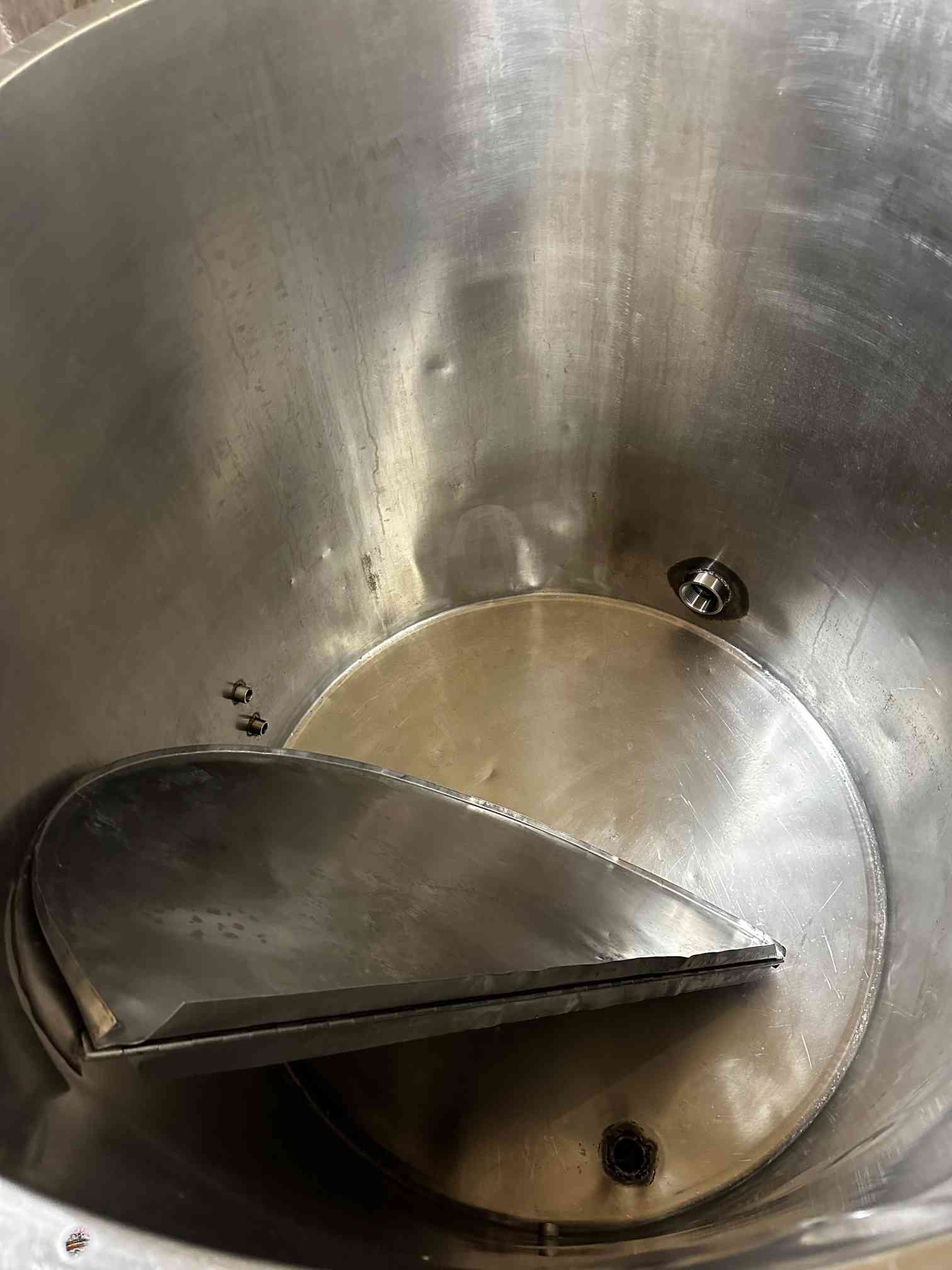 700 Gallon Stainless Steel Tank