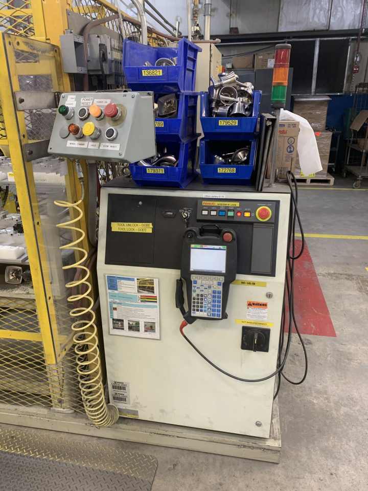 Fanuc M-16IB/20 Robot