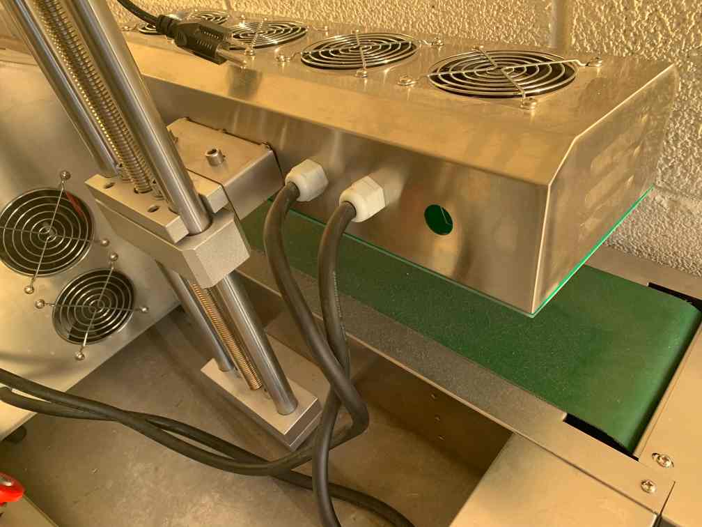 LX6000 Continuous Induction Sealing Machine and Capper