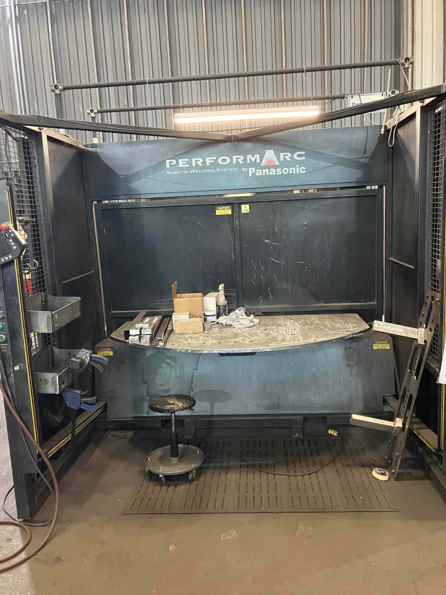 Panasonic Performarc PA 112-S Robotic Weld Cell