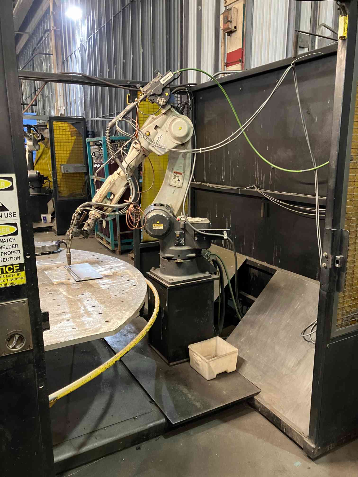 Panasonic Performarc PA 112-S Robotic Weld Cell