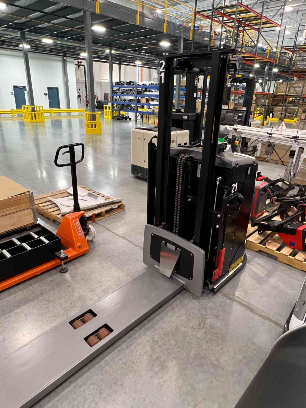 Rocla AGV ATXff 600 lb Pallet Mover