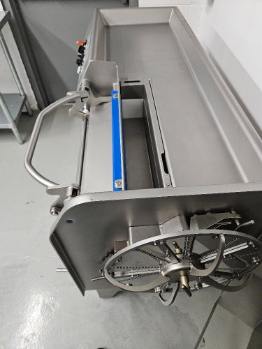 Treif Flexon LV Cube Cutter