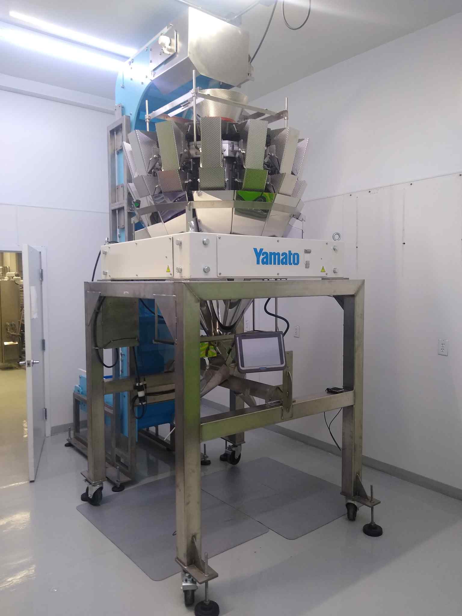 Yamato Alpha Series ADW-A-0314S 14 Head Weigher with Z-Style Conveyor
