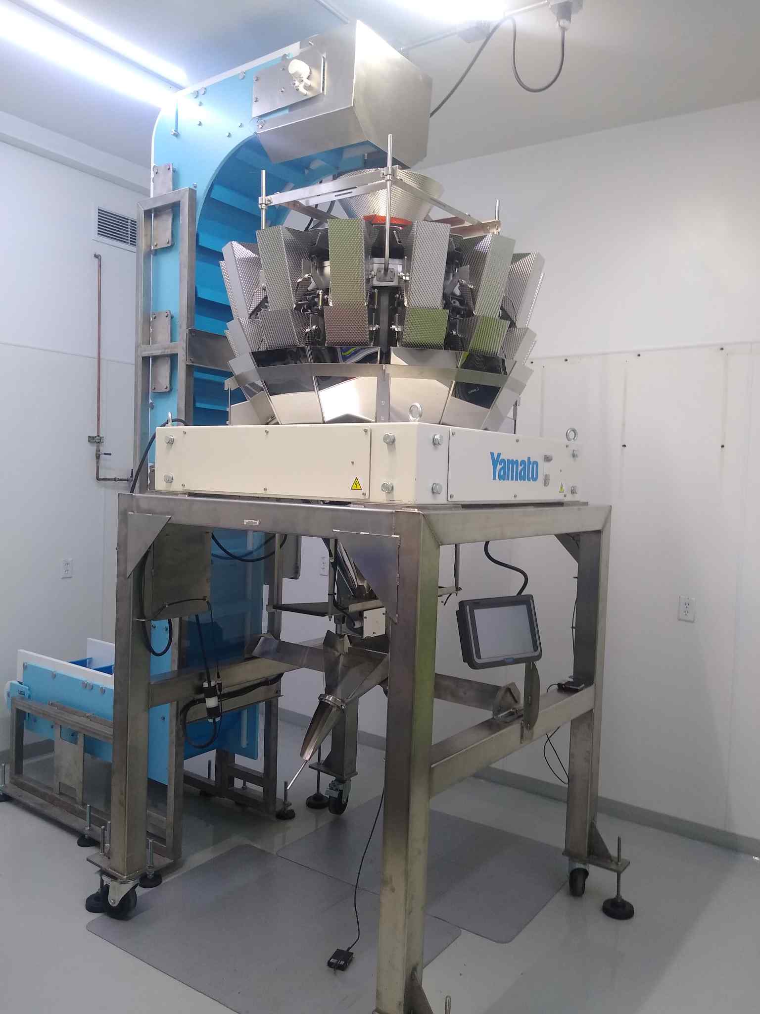 Yamato Alpha Series ADW-A-0314S 14 Head Weigher with Z-Style Conveyor