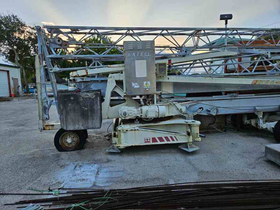TeRex COMEDIL CBR 32H-4 Self Erecting Tower Crane