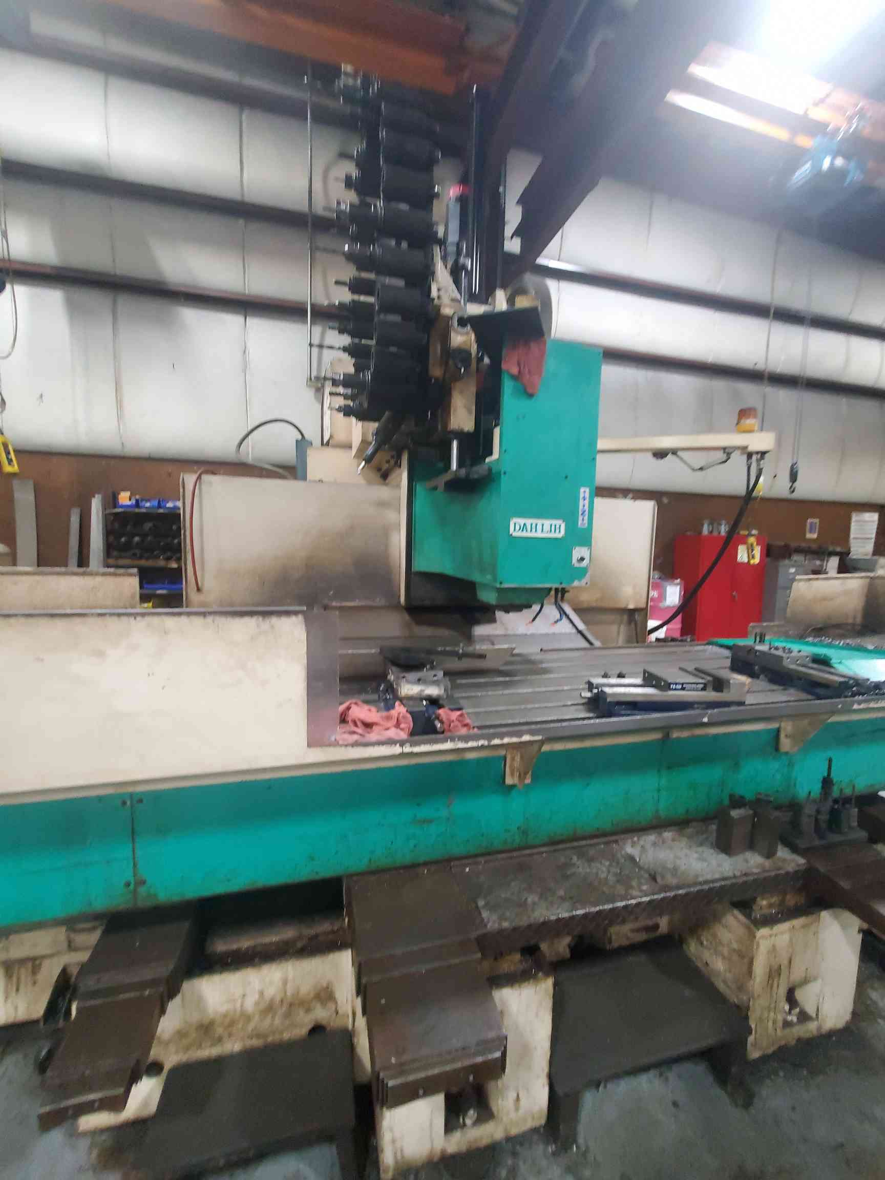 DAH-LIH MCV 2600 VMC