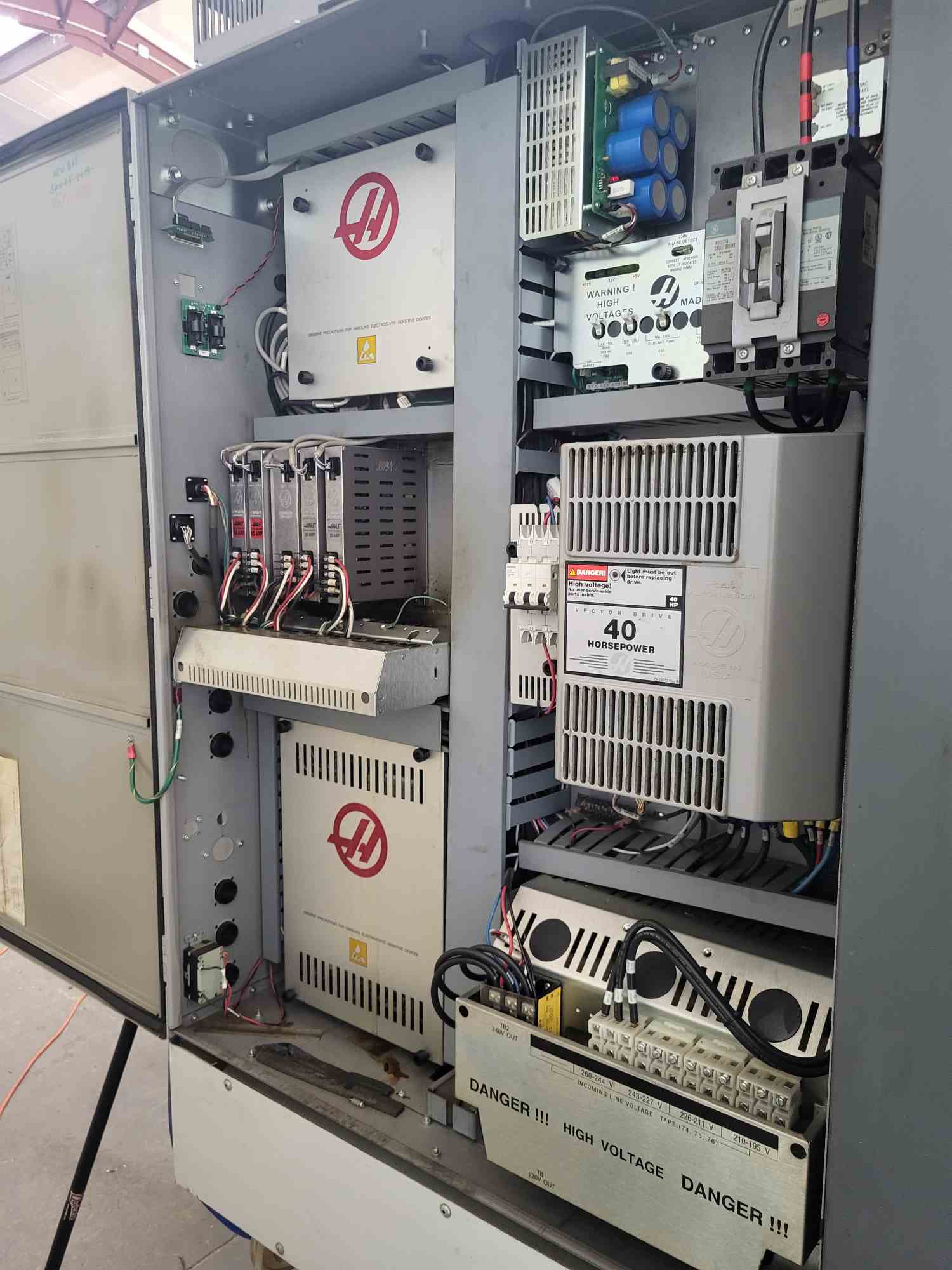 Haas VF-4SS VMC