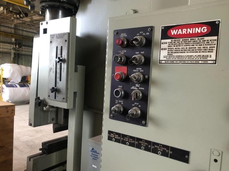 230T x 12' Niagara HBM-230-10-12 Hydraulic Press