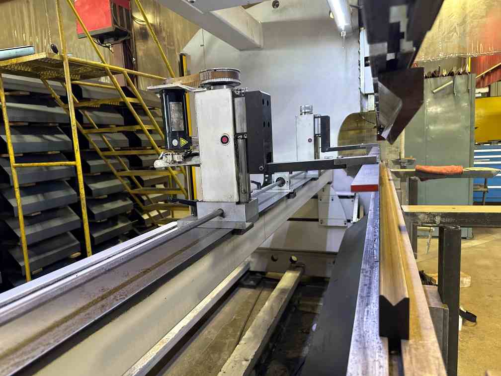 245 Ton x 13' Adira PM-24540 PLS CNC Press Brake