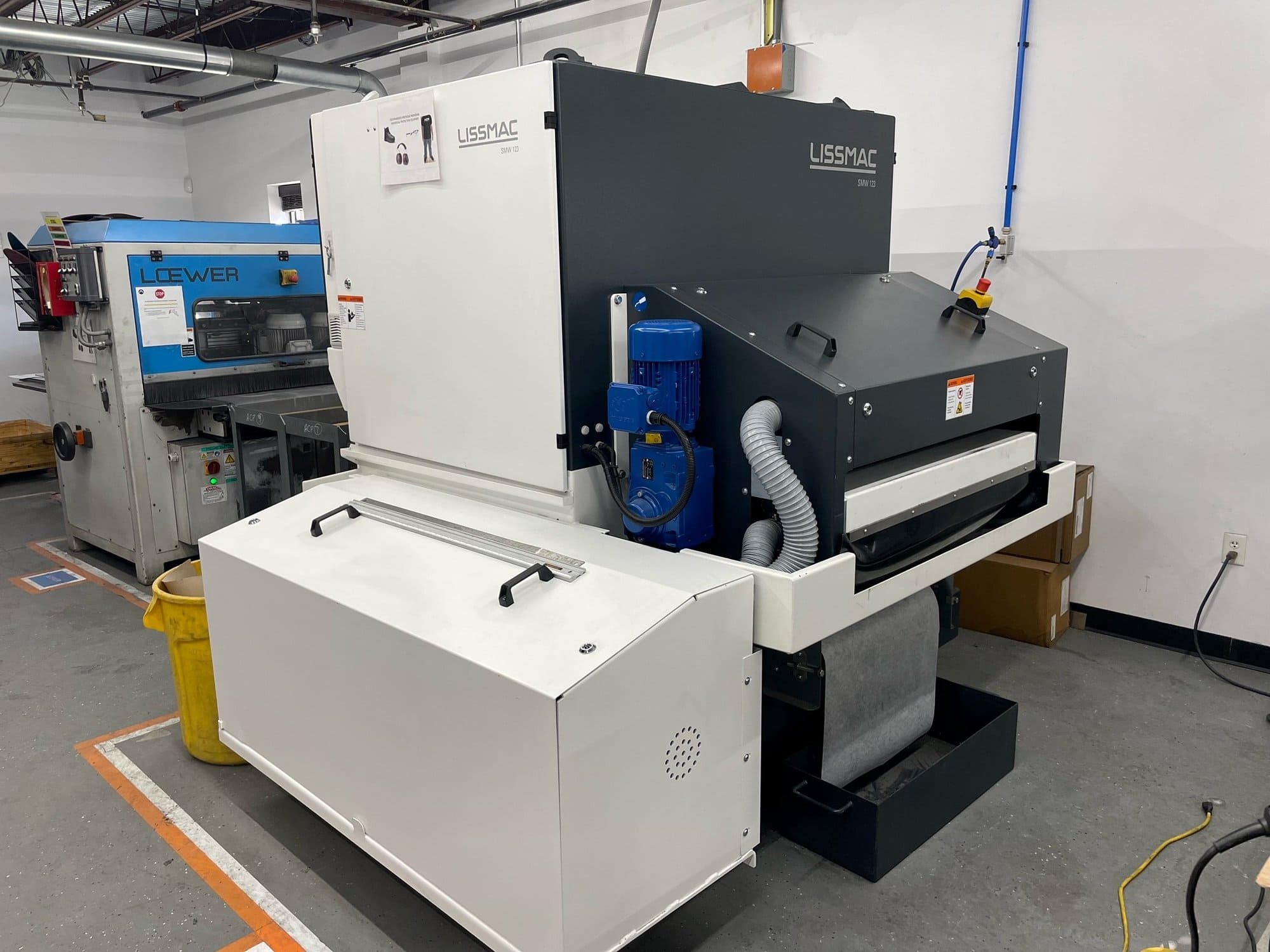 Lissmac SMW 123 CNC Wet Deburring Machine