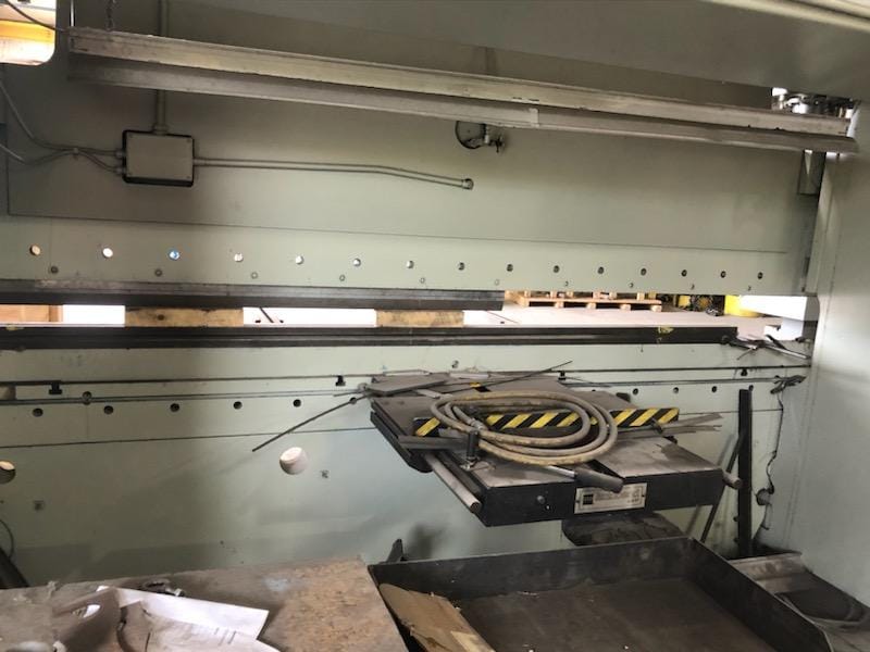 230T x 12' Niagara HBM-230-10-12 Hydraulic Press