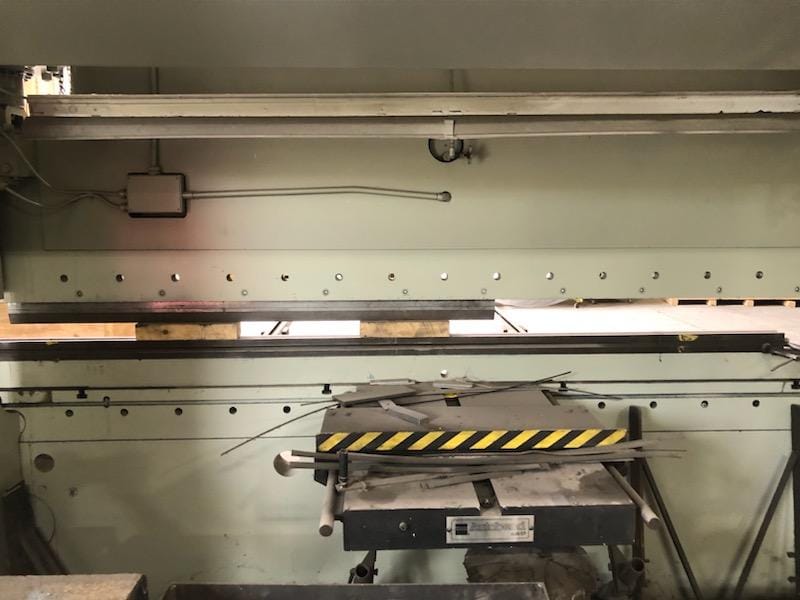 230T x 12' Niagara HBM-230-10-12 Hydraulic Press