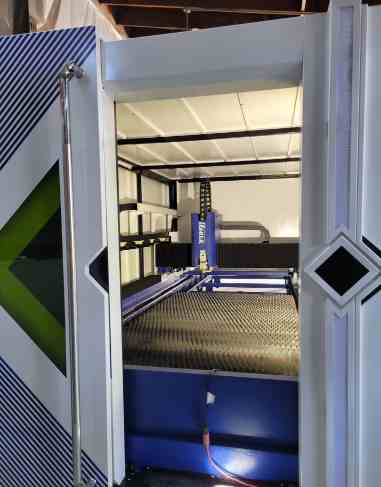 6,000 Watt Eagle LF-1530 Fiber IPG laser