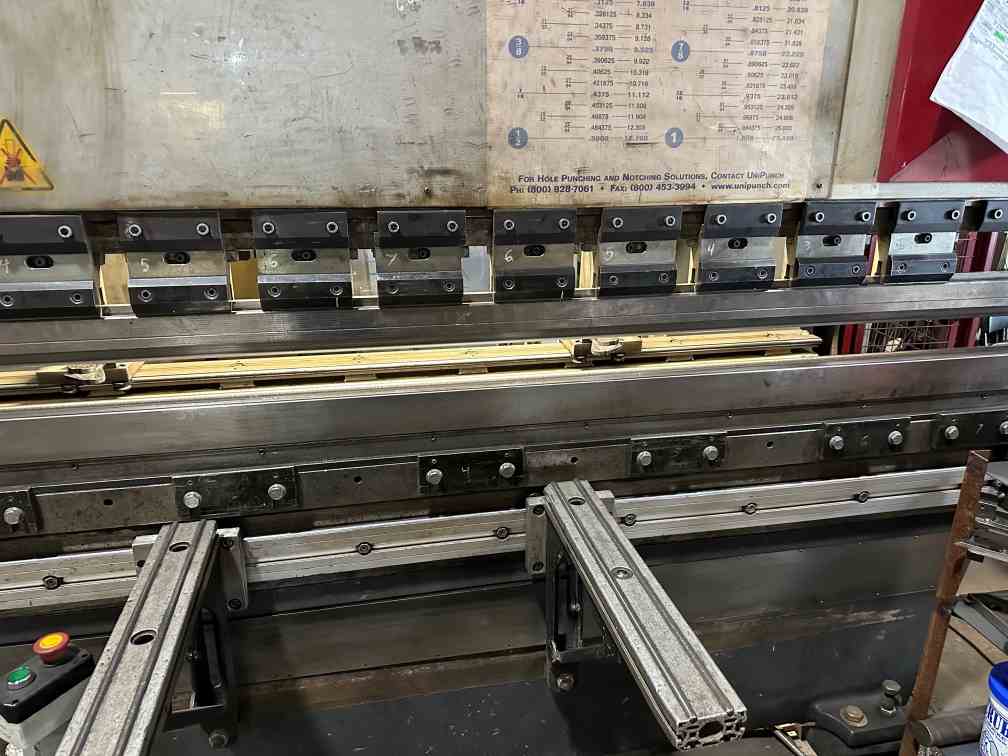 80 Ton 8' Dener PU 80-26 AC550 CNC Press Brake