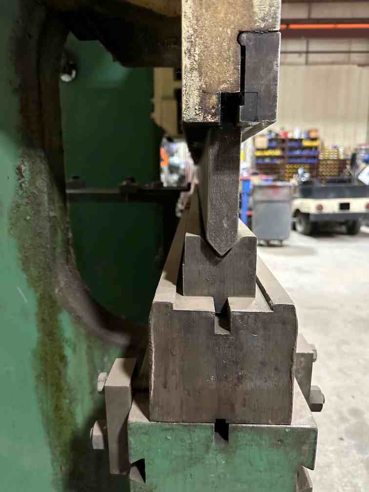 90 Ton x 4' Cincinnati Mechanical Press Brake