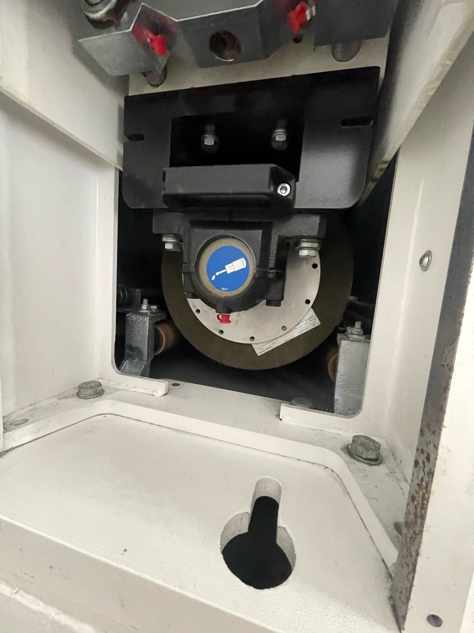 Lissmac SMW 123 CNC Wet Deburring Machine