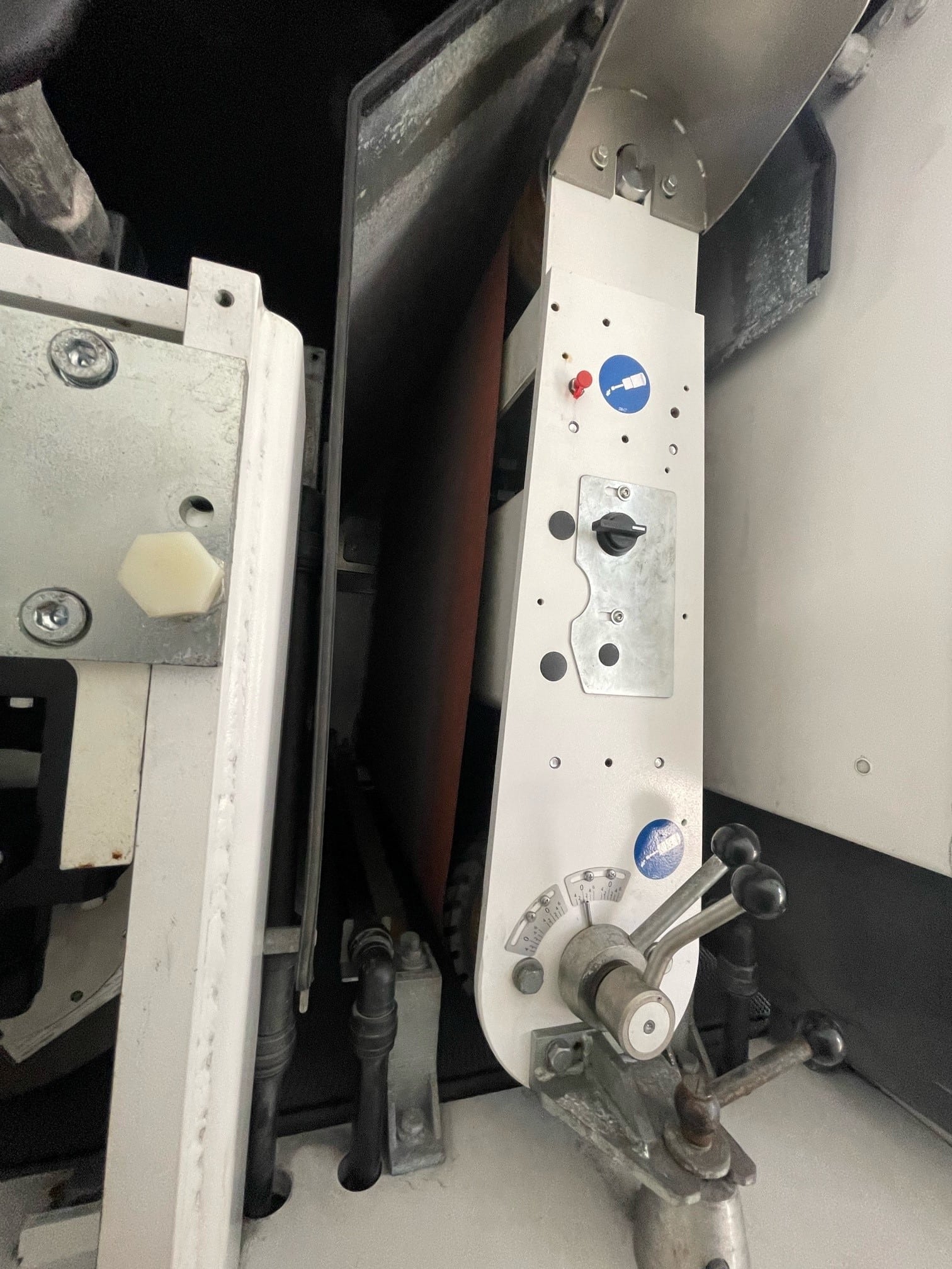Lissmac SMW 123 CNC Wet Deburring Machine