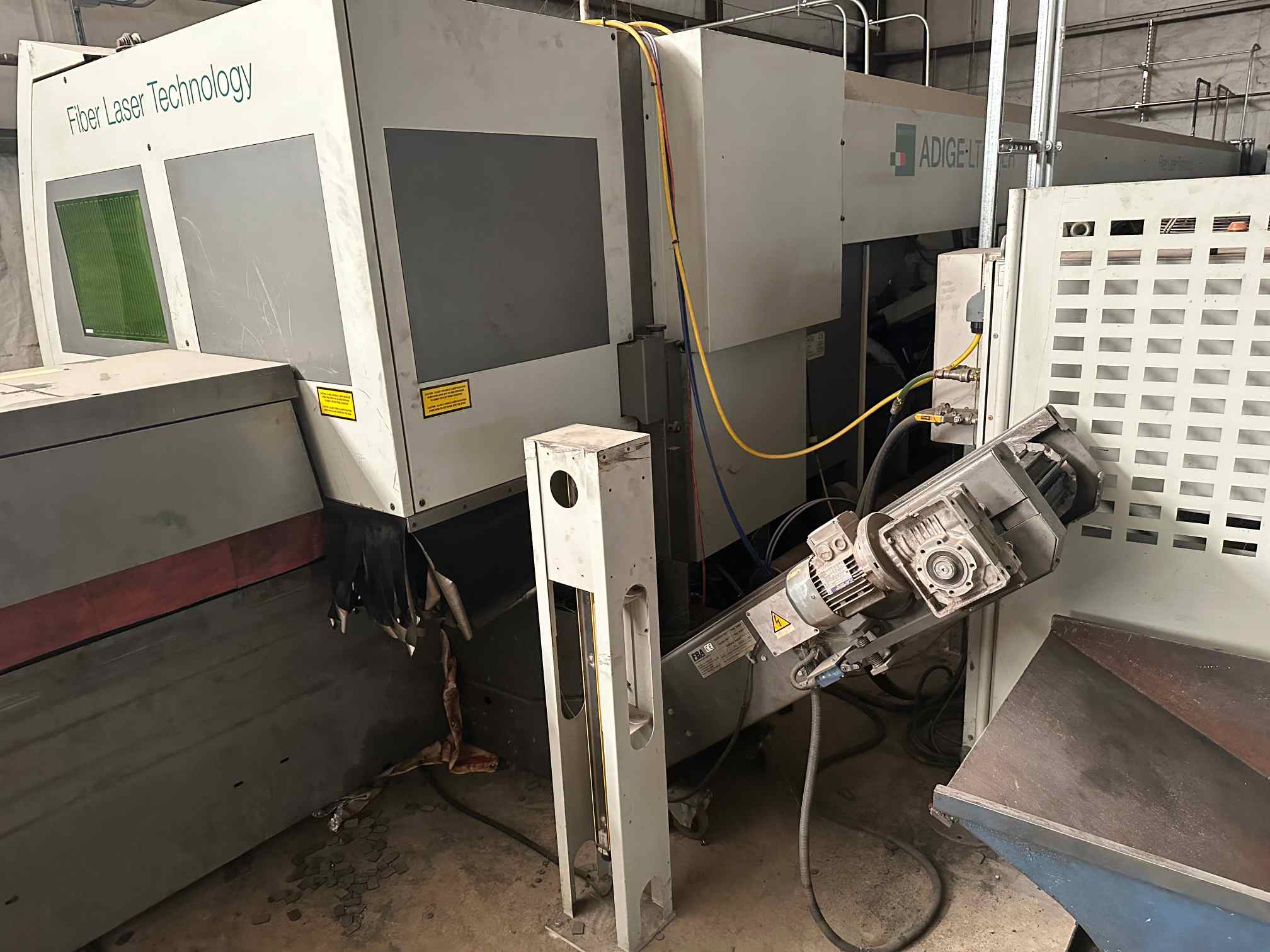 2000 Watt BLM LT Fiber Tube Laser