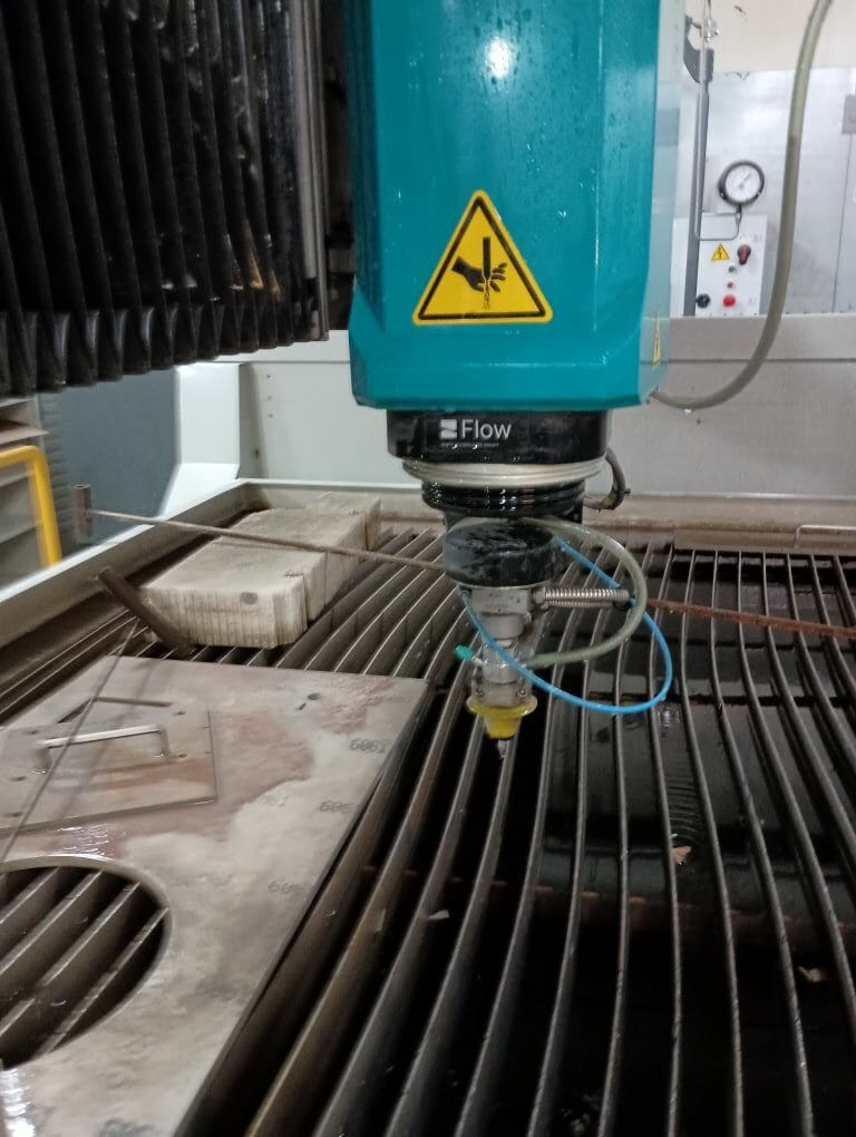 6' x 10' FLOW Mach200 Waterjet