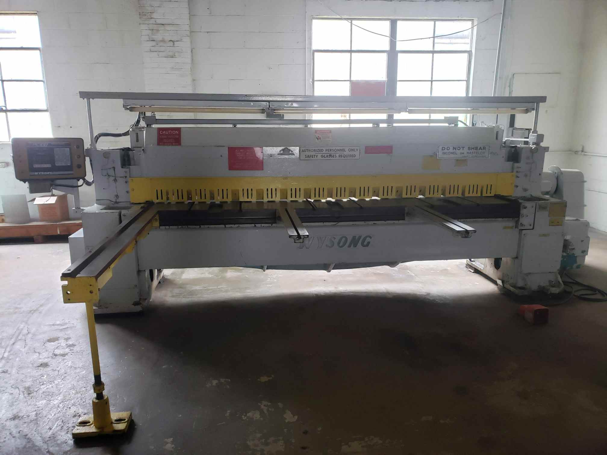 1/4" x 10' Wysong 1025 Power Squaring Shear