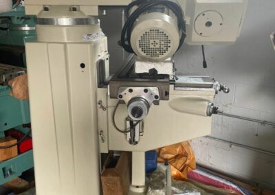 2015 grizzly g0797 10 inch by 50 inch variable-speed vertical mill with power feed and dro sn 151824
