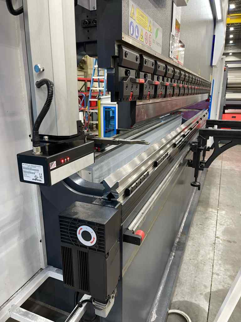 242 Ton x 13' Accurl EVO-GO CNC Press Brake