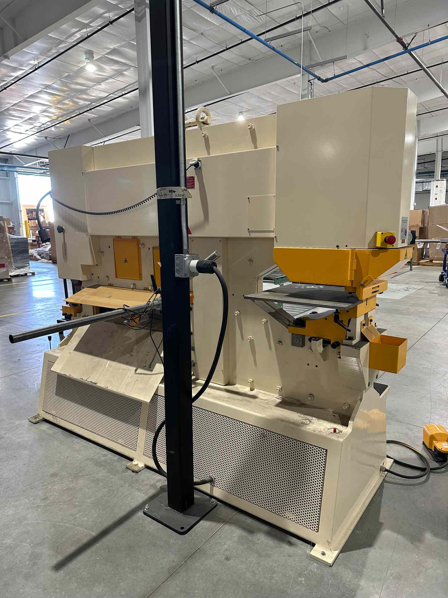 165 Ton Geka Hydracrop 165 SD Ironworker