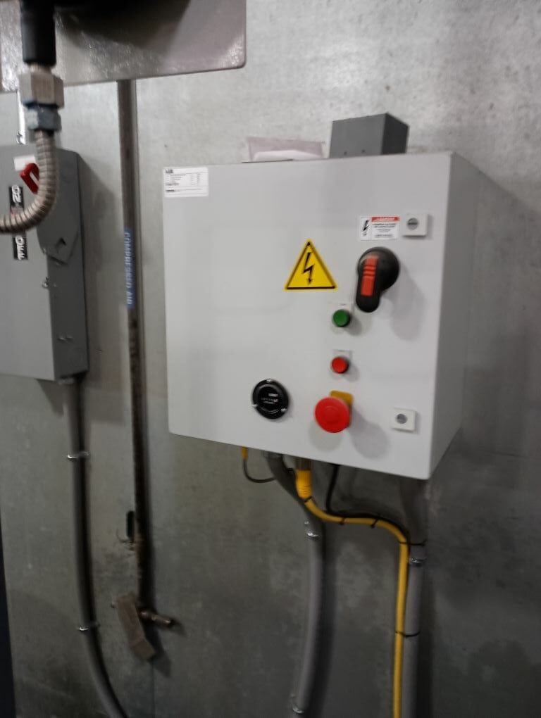 6' x 10' FLOW Mach200 Waterjet