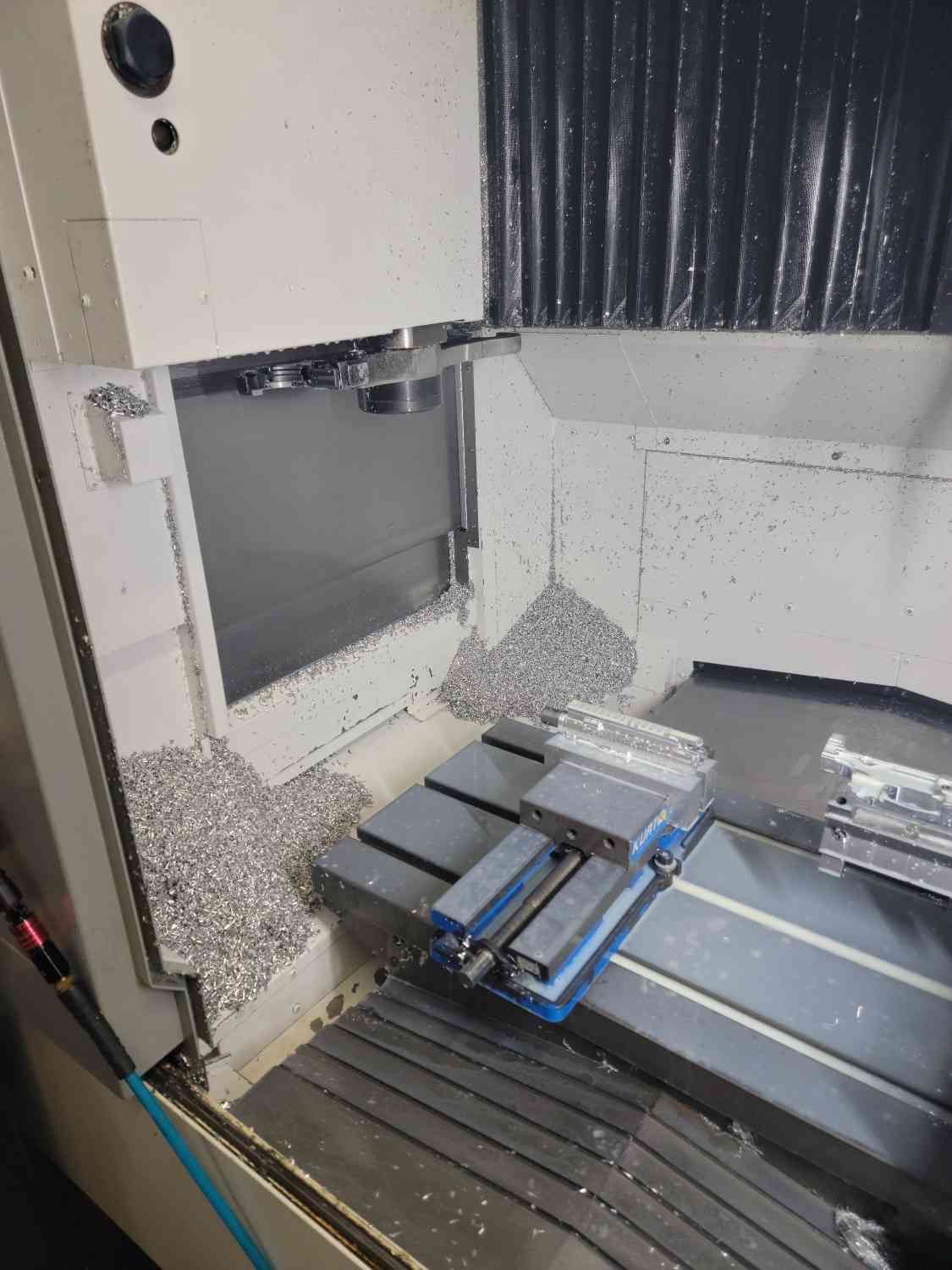 Okuma GENOS M460-VE CNC VMC
