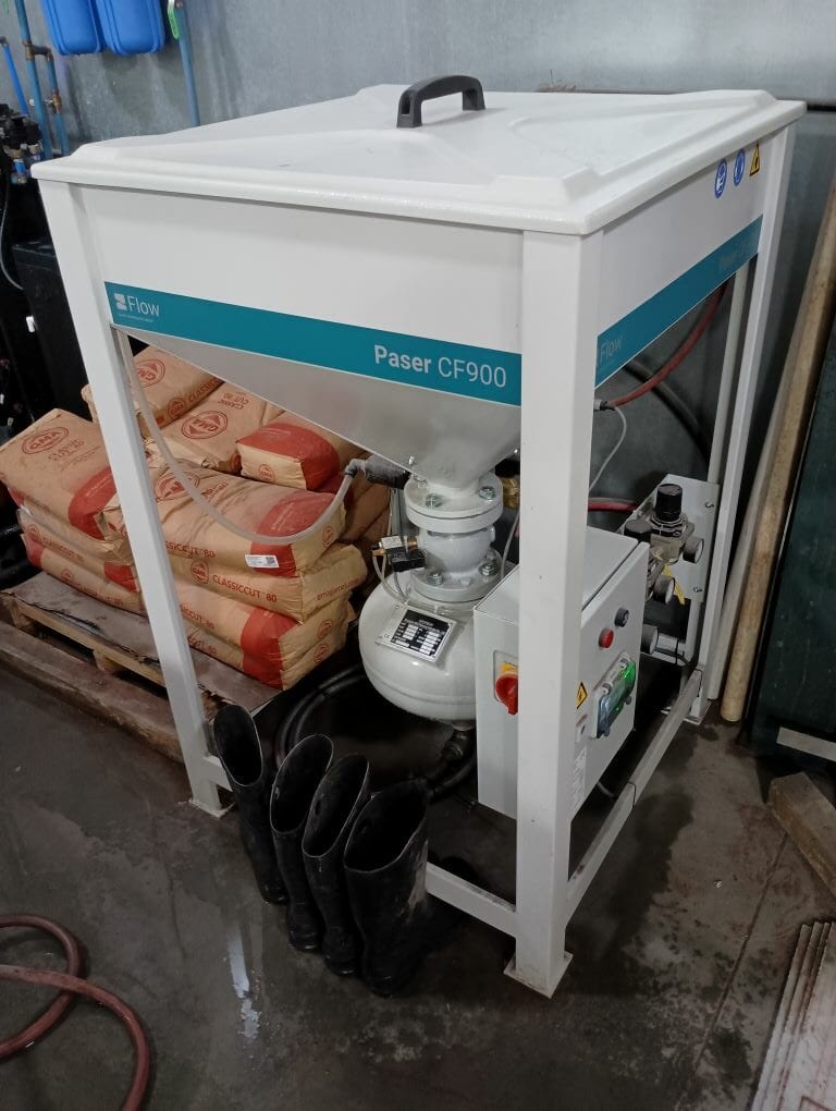 6' x 10' FLOW Mach200 Waterjet