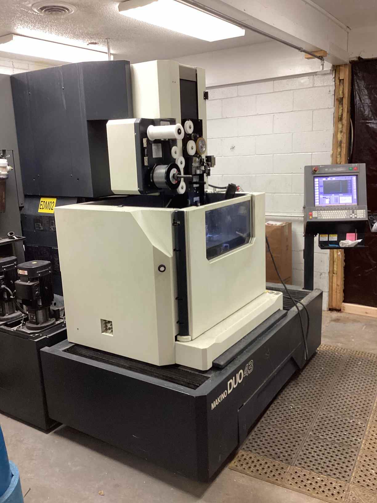 Makino DUO43 CNC Wire EDM
