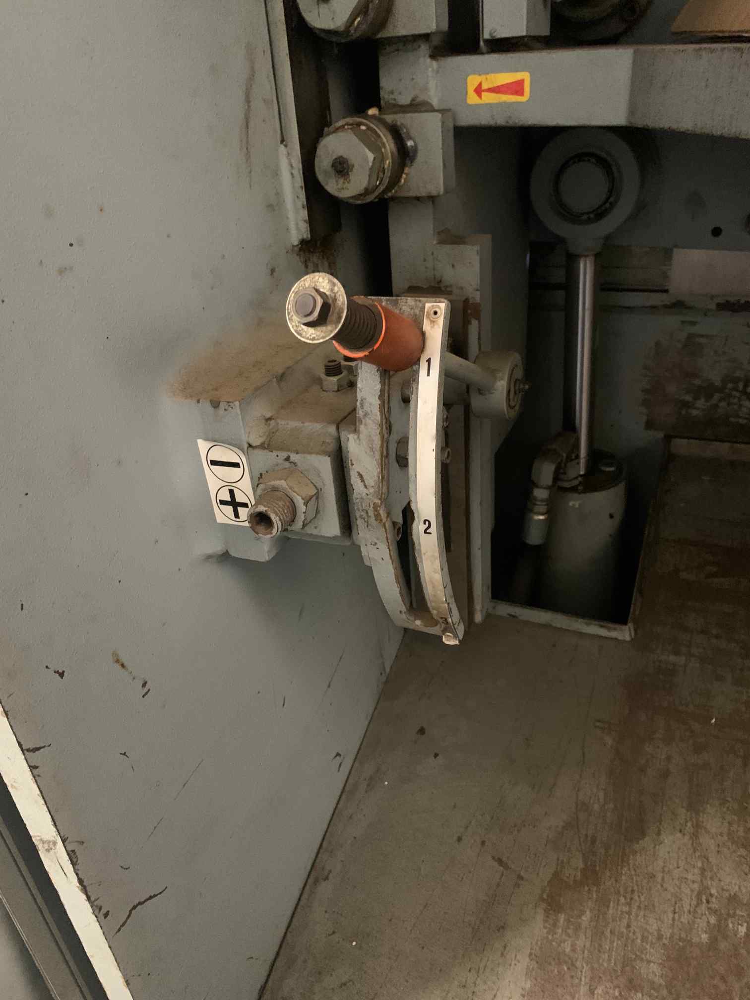 Manual blade gap adjustment