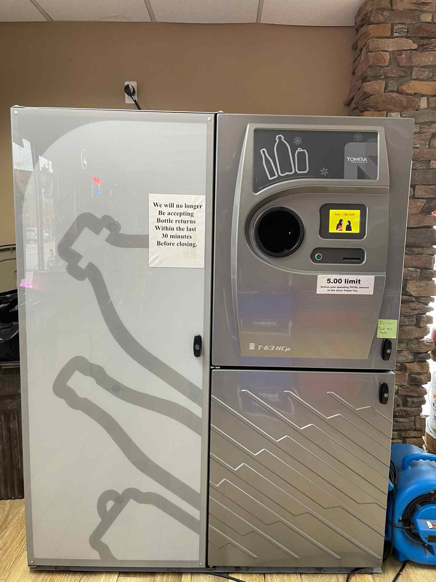 Tomra T-63 Tri-Sort Bottle Recycler
