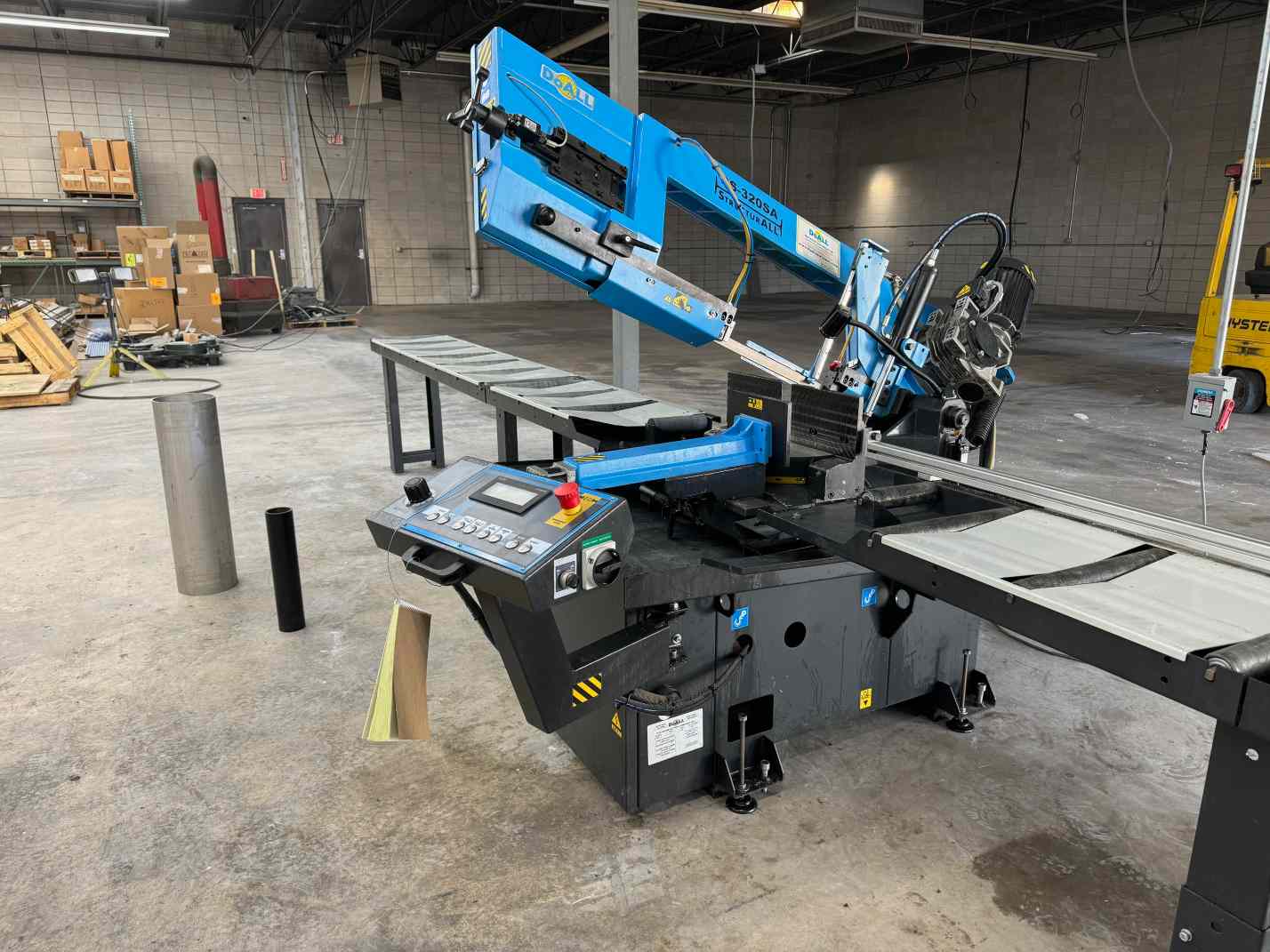 12.5" x 11.75" DoAll DS320-SA Semi-Automatic Horizontal Bandsaw,