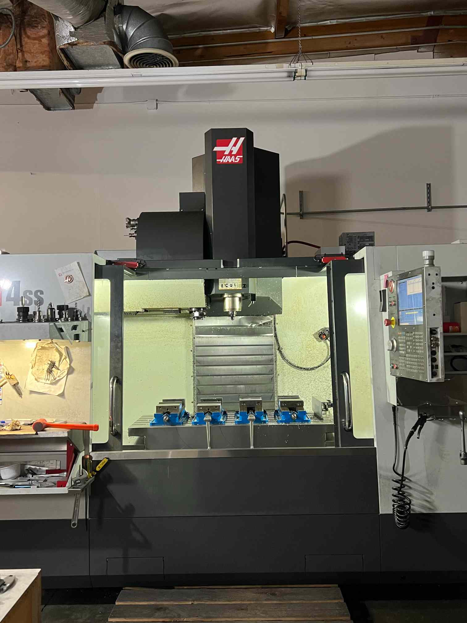 Haas VF-4SS VMC