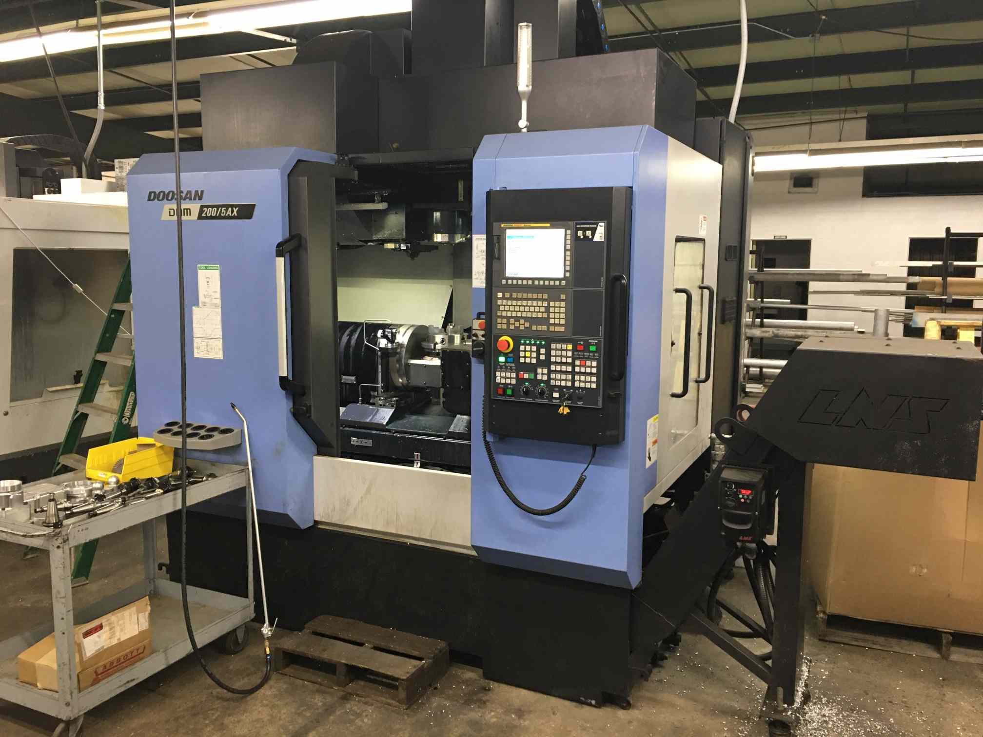 Doosan DNM200/5AX VMC