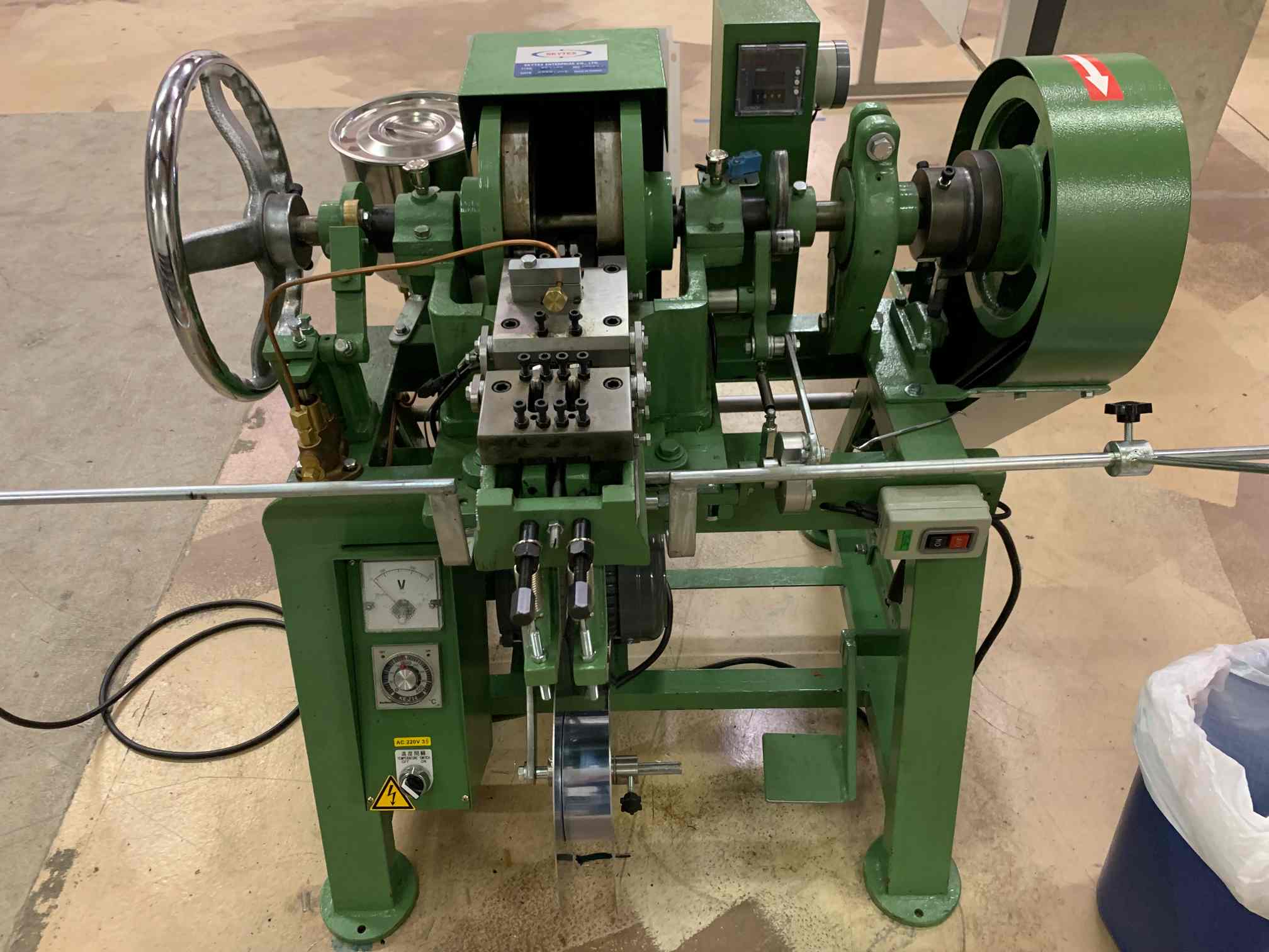Skytek SKY102 Tipping Machine