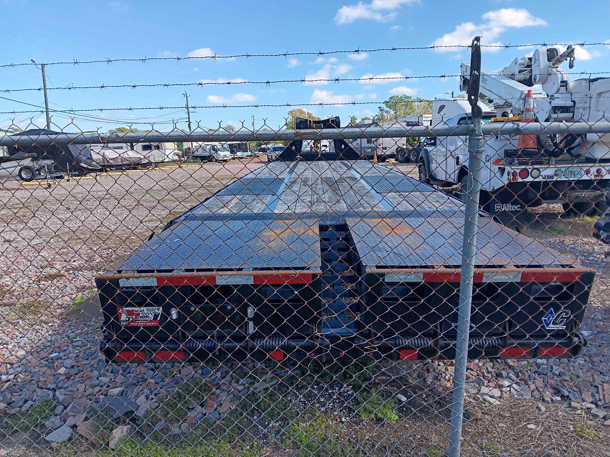 Diamond C FMAX212 Tandem - Dual Wheel Gooseneck Trailer, 35' x 102'