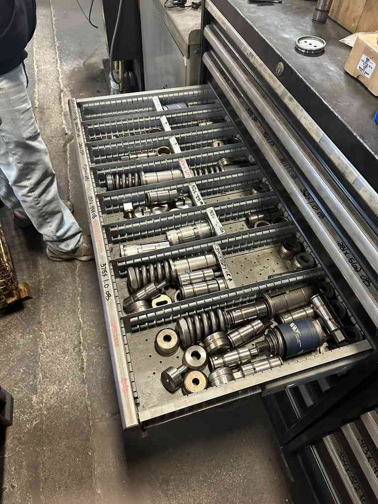 33 Ton Amada EMK-3612 MII Turret Punch