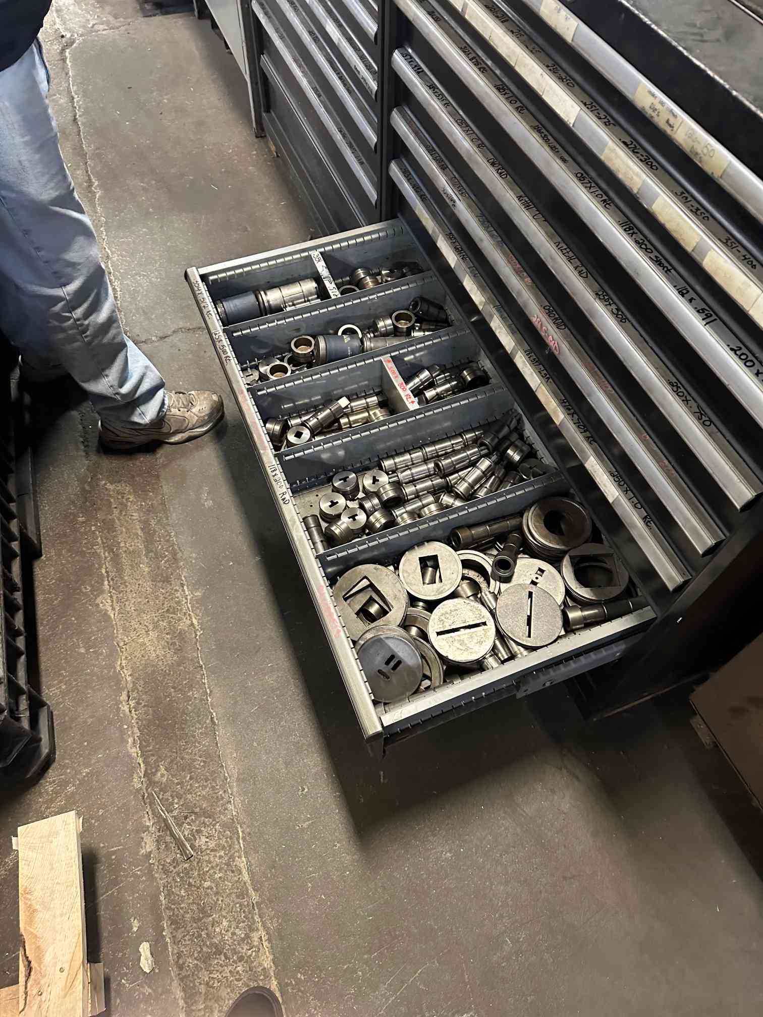 33 Ton Amada EMK-3612 MII Turret Punch
