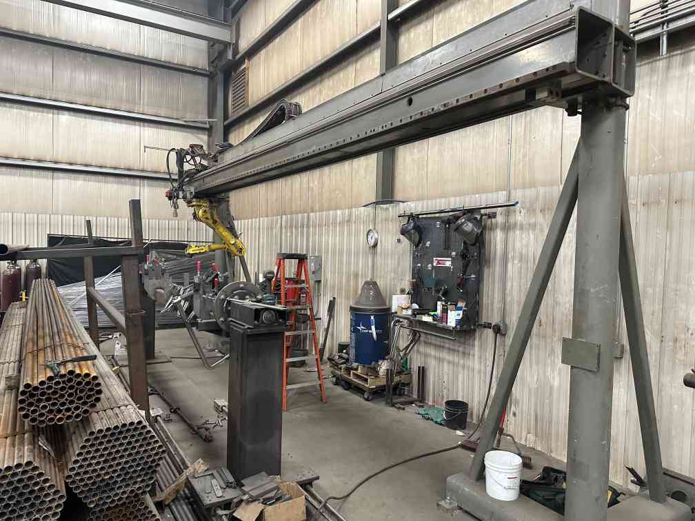 Overhead Gantry Robotic Welder, Fanuc M-16iB 20T, Lincoln Power Wave 455M